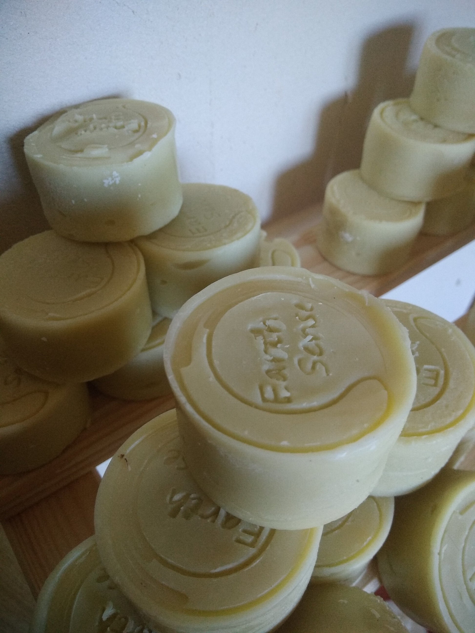 Organic Certified Balancing Solid Shampoo - Sandalwood - Normal & all Hair Types 60g - Earthsenseorganics
